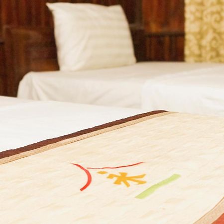 Vinh Gia Airport Lakeview Hostel Hanoi Bagian luar foto