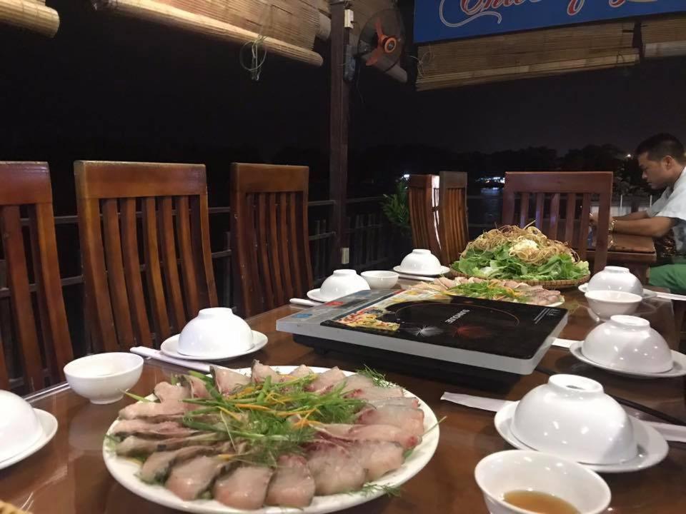 Vinh Gia Airport Lakeview Hostel Hanoi Bagian luar foto