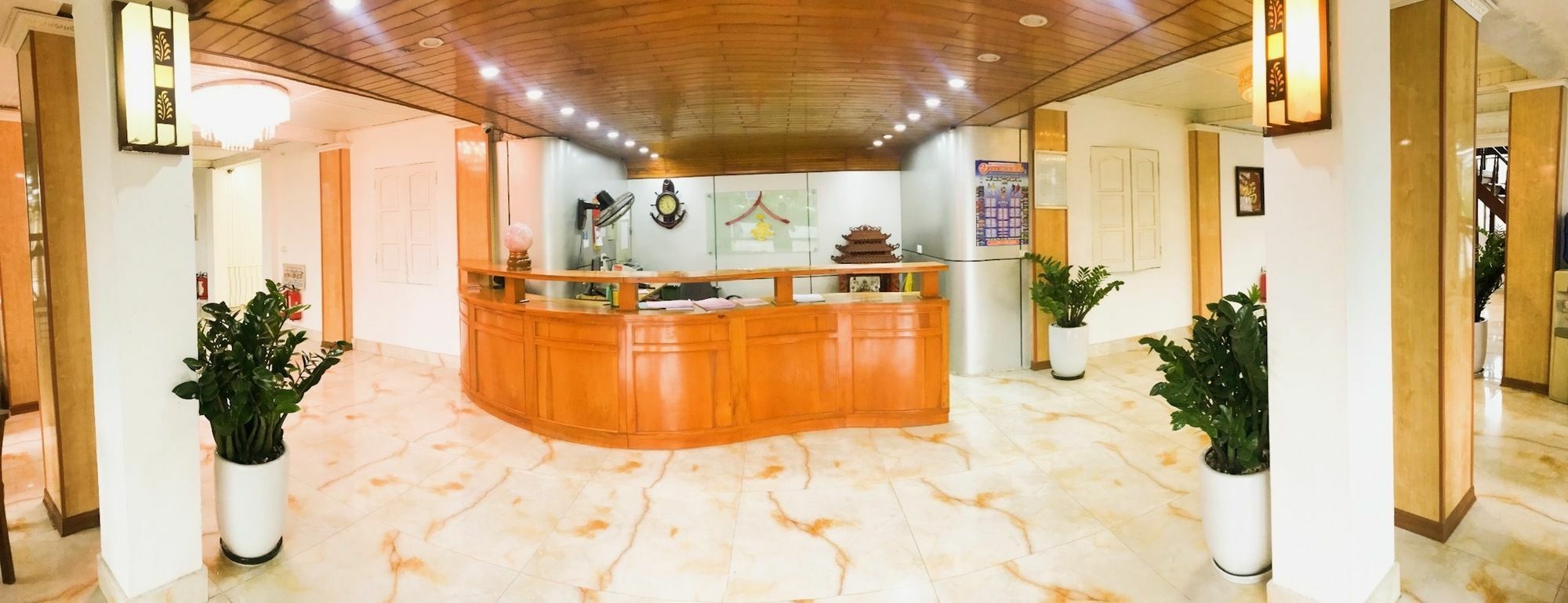 Vinh Gia Airport Lakeview Hostel Hanoi Bagian luar foto